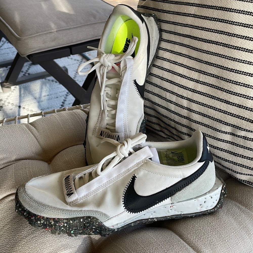 Nike women’s waffle racer